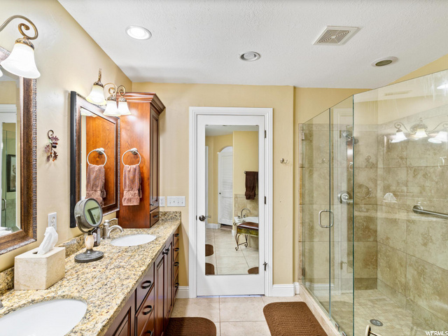 Main Bath 3