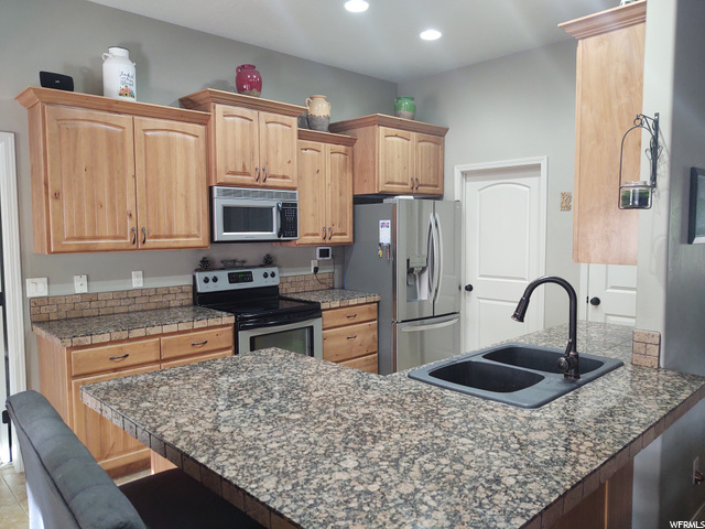 618 Cottonwood Dr, Brookside, UT 84782 — photo 3