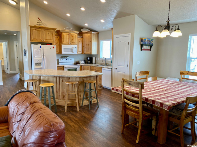 Kitchen/Dining