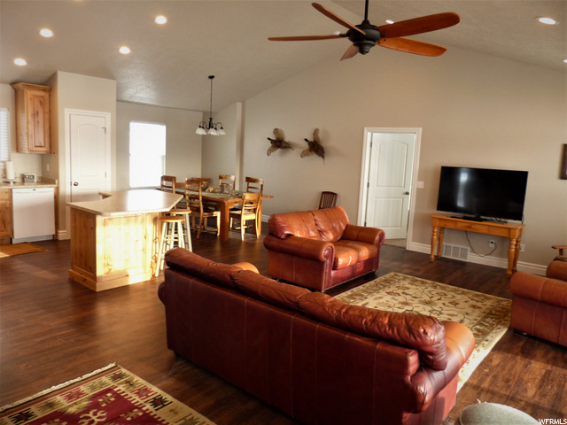 Living/Kitchen