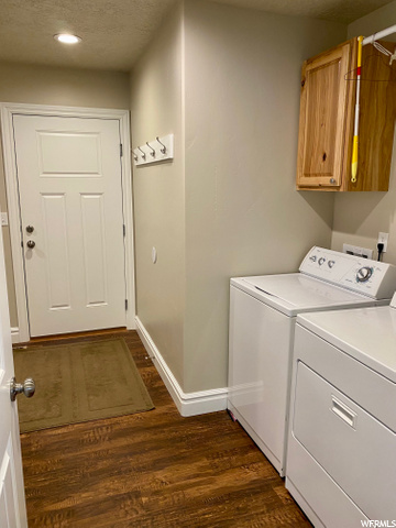 Laundry/to Garage