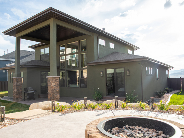 Fire pit with beautiful valley views