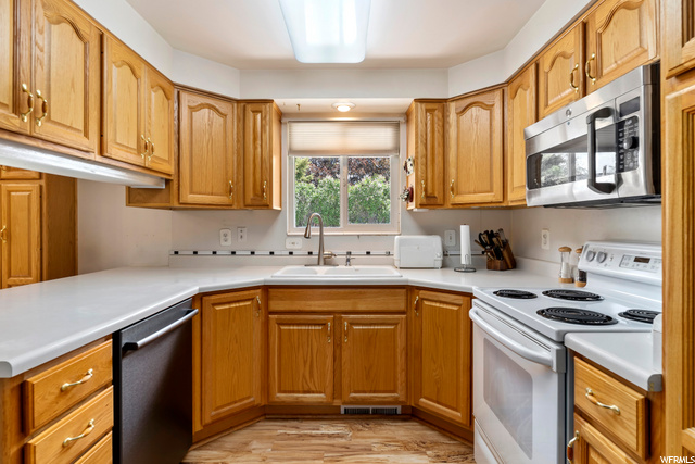 1075 S 1200 E, Clearfield, UT 84015 — photo 9