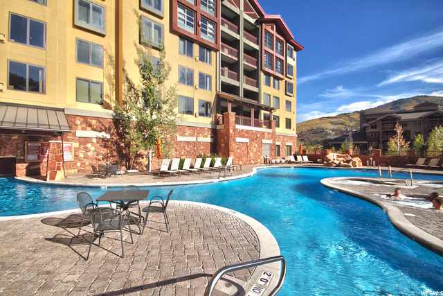 Swimming Pool & Hot Tubs