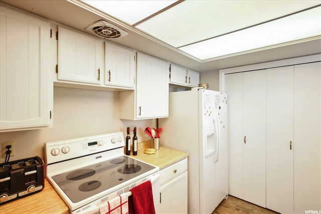 Large Pantry & High Speed Exhaust Fan