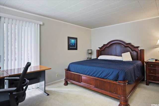LARGE Master w/ Balcony Access