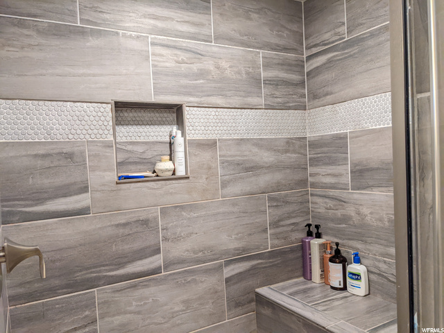 Master shower