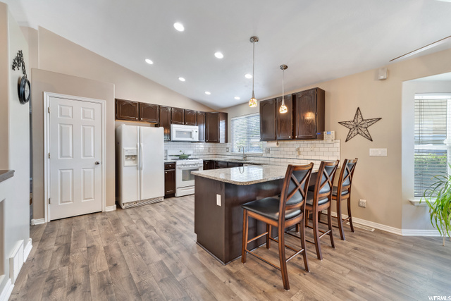 Beautiful Granite & floors!