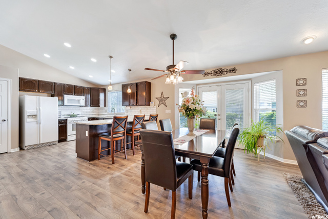 Lots of Space for Dinner Parties!