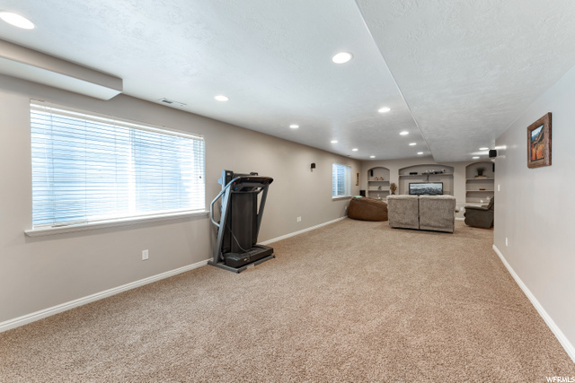 Enormous Family Room!