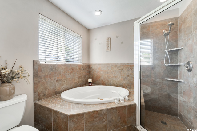 Separate Shower & Jetted Soaking Tub!