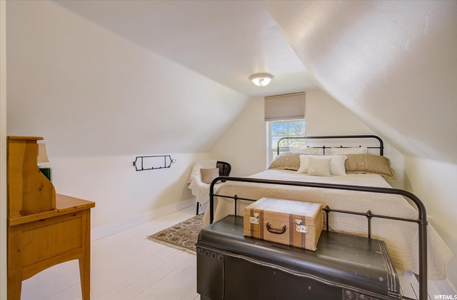 2nd bedroom, upstairs