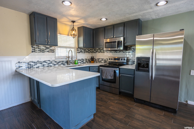 Wide View Kitchen