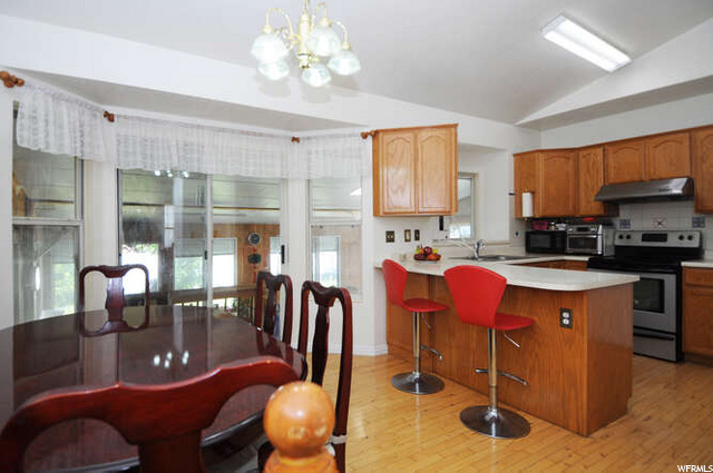 kitchen & dining room