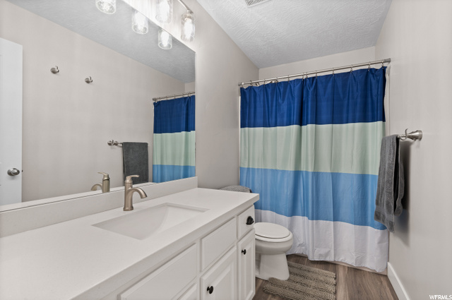 Main Bath - Upstairs