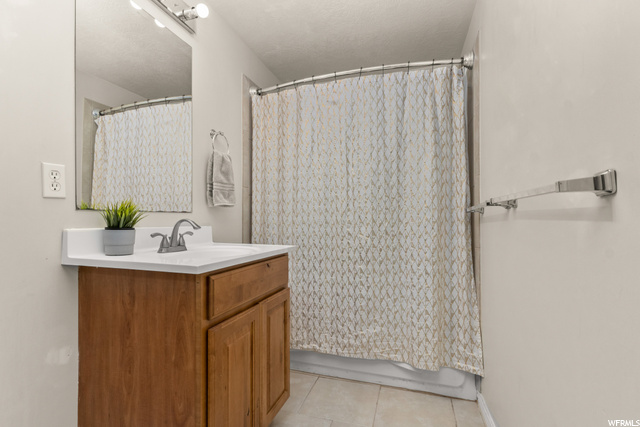 Basement Owners' Retreat Full Bath