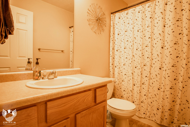 Master Bathroom Upstairs