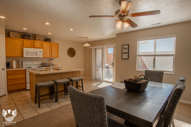 Open area from dining to kitchen