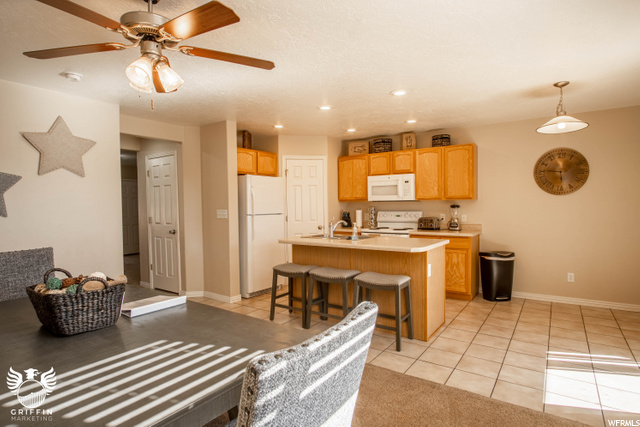 Open area from dining to kitchen