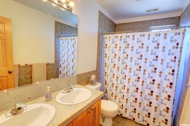 another 2nd Floor Bathroom