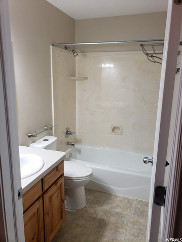 618 E Creekview Dr, Layton, UT 84041 — photo 10