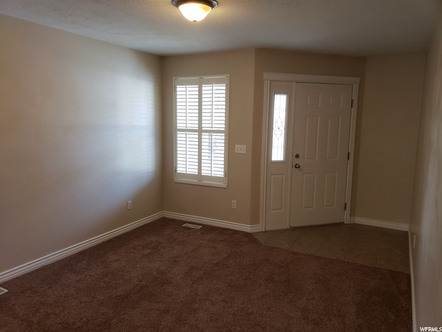 618 E Creekview Dr, Layton, UT 84041 — photo 2