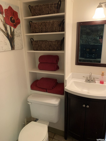 1/2 Bath