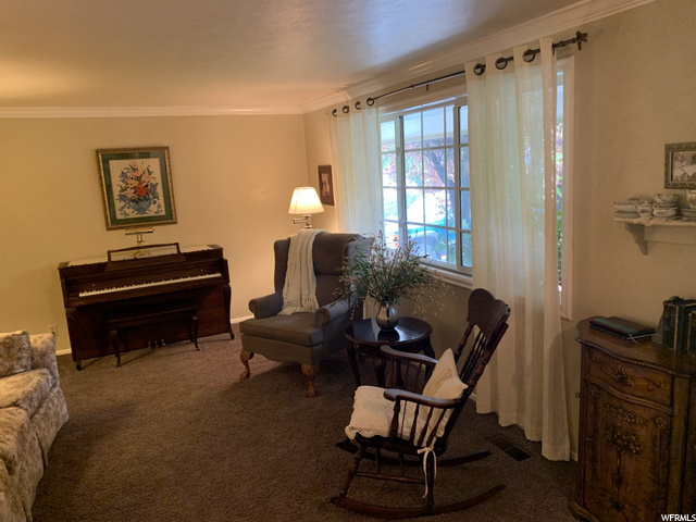 Lliving Room