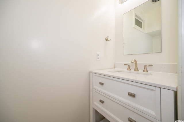 1/2 bath