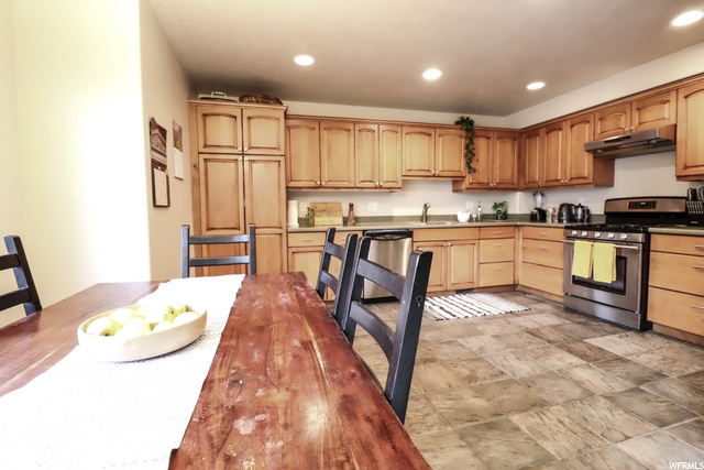 722 E Timbercraft Ln, Midvale, UT 84047 — photo 6