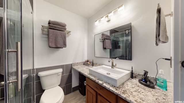 Owner's bathroom
