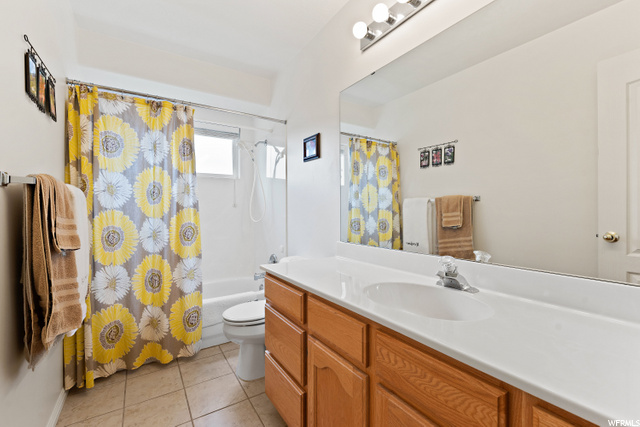 Main Floor Full Bath