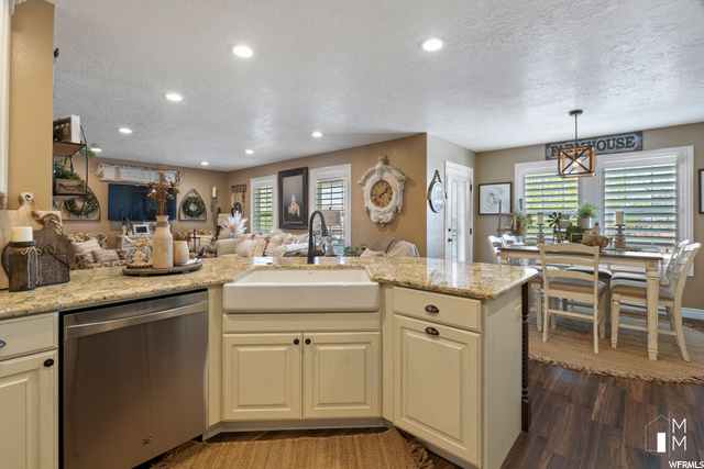 693 E Red Cedar Dr, Cedar City, UT 84721 — photo 11