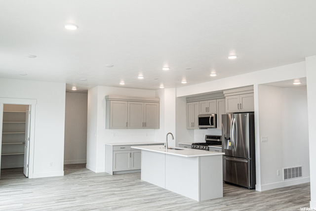 558 S 655 E, Hyrum, UT 84319 — photo 7