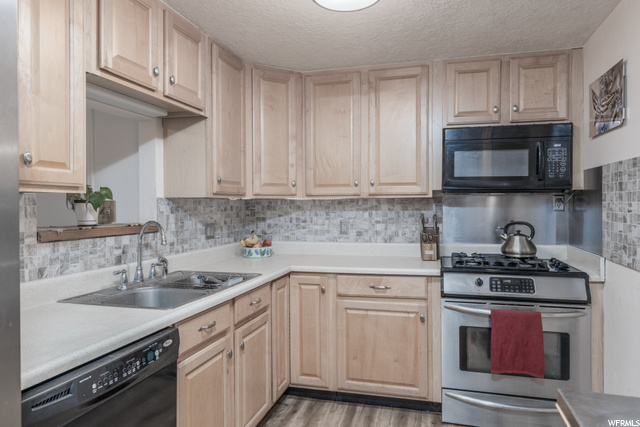 Kitchen 2