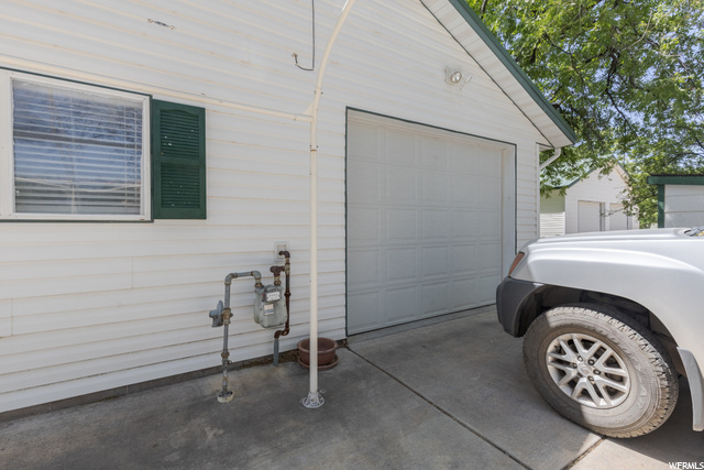 2-Car Garage