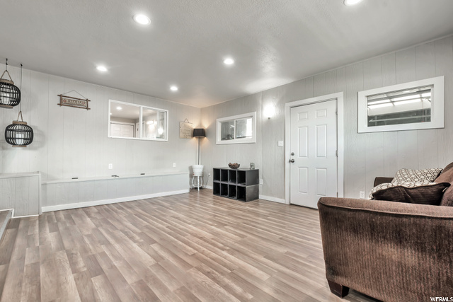 Entry Way - Living Area