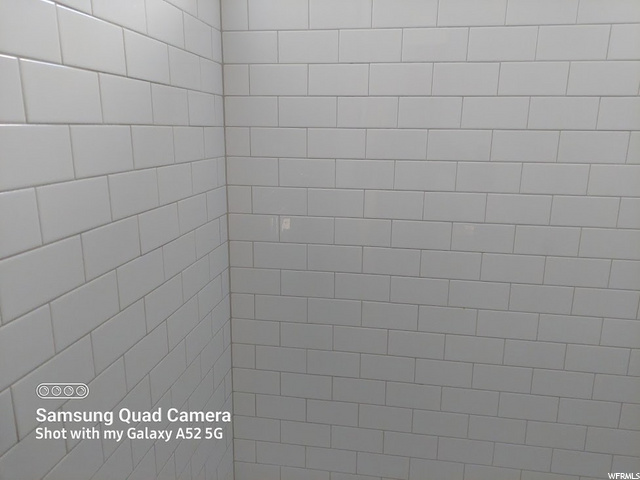 Subway tile bath main