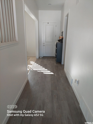 Entry way-Liv rm left bed 2&3 right