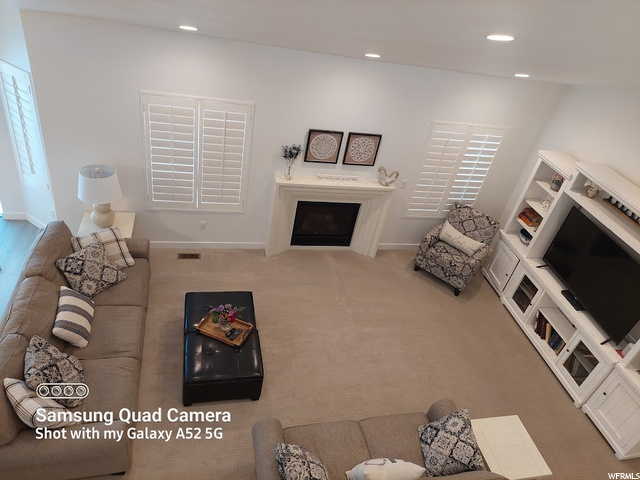 family room off kitchen