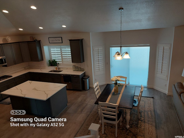 kitchen dining nook with bay window privacy blind