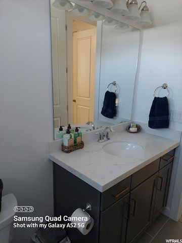 Half bath off of garage entrance