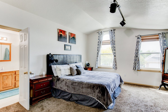 2nd Level Master & En Suite