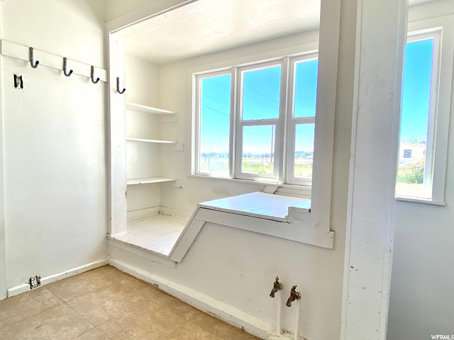 Mud Room & Access to Downstairs