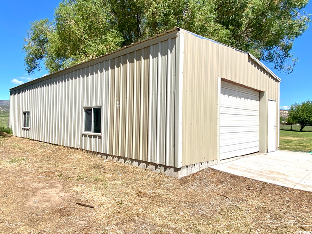 Detached Garage