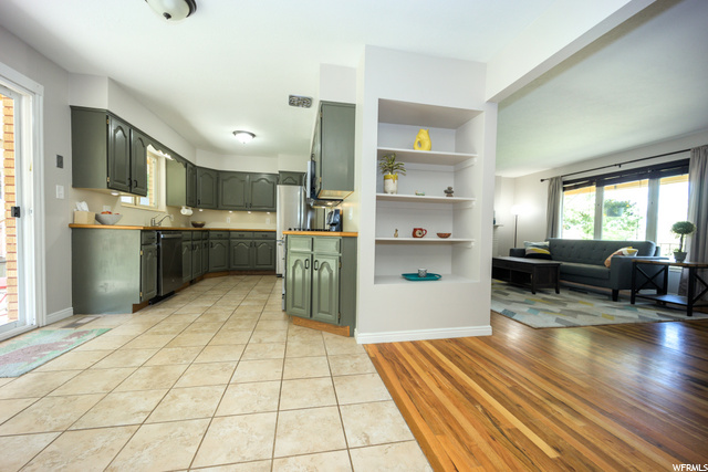 Kitchen/Dining to Living Room/Hall