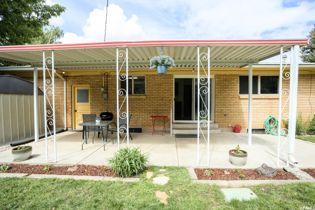 Covered Patio - Backyard