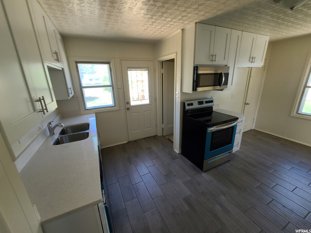 181 E North Lakeview Dr N, Clearfield, UT 84015 — photo 5