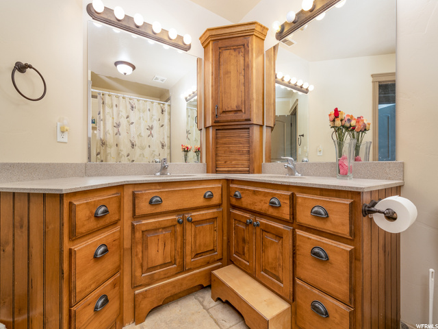 Upstairs Bathroom