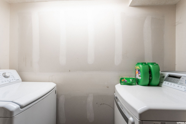 Basement laundry room